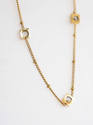 Collar Cubos de Cristal Dorado